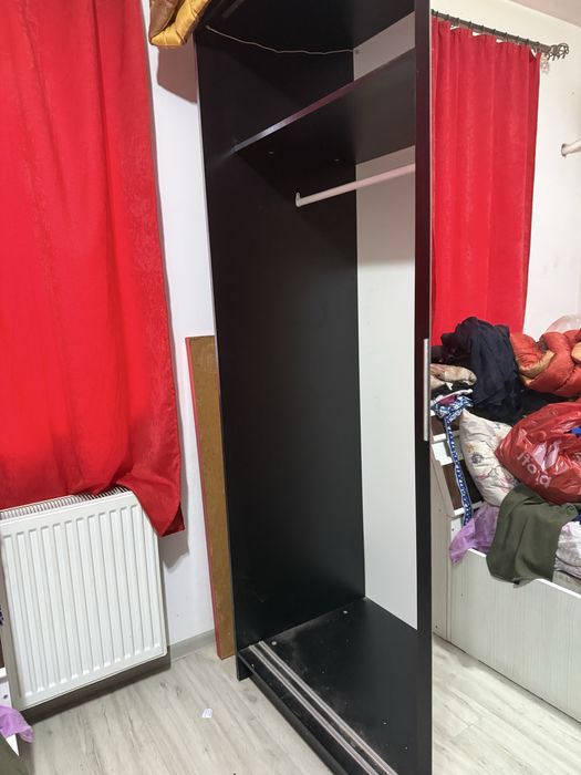 Dulap cu usi glisante