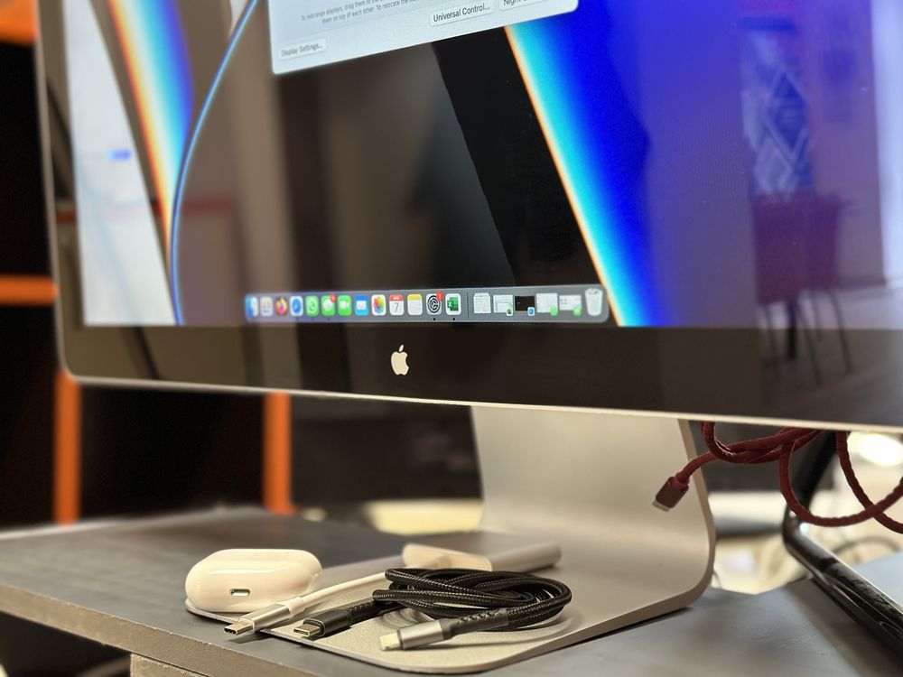 Apple Cinema Display 24”