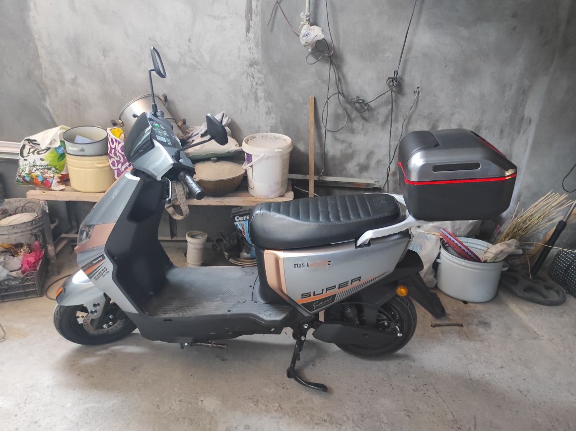Elektro skuter Yema E6