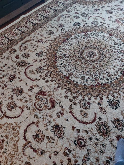 Продам   ковёр большой