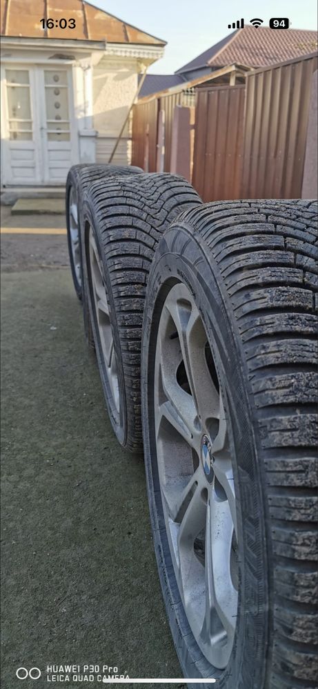 Roti BMW X3 r 18 5buc cu cauciucuri de iarnă.