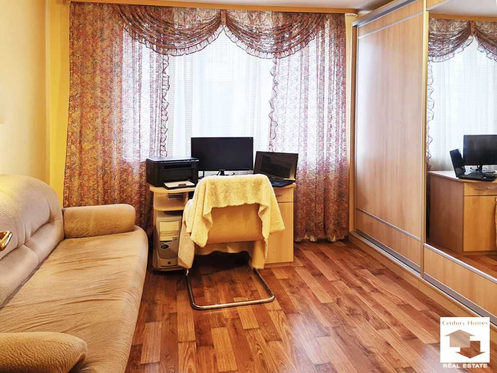 Дава се под наем Тристаен апартамент в Велико Търново, Център - 100 кв.м за 165000 € - Снимка #8