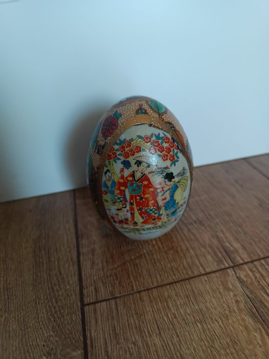 Ou portelan chinezesc bibelou