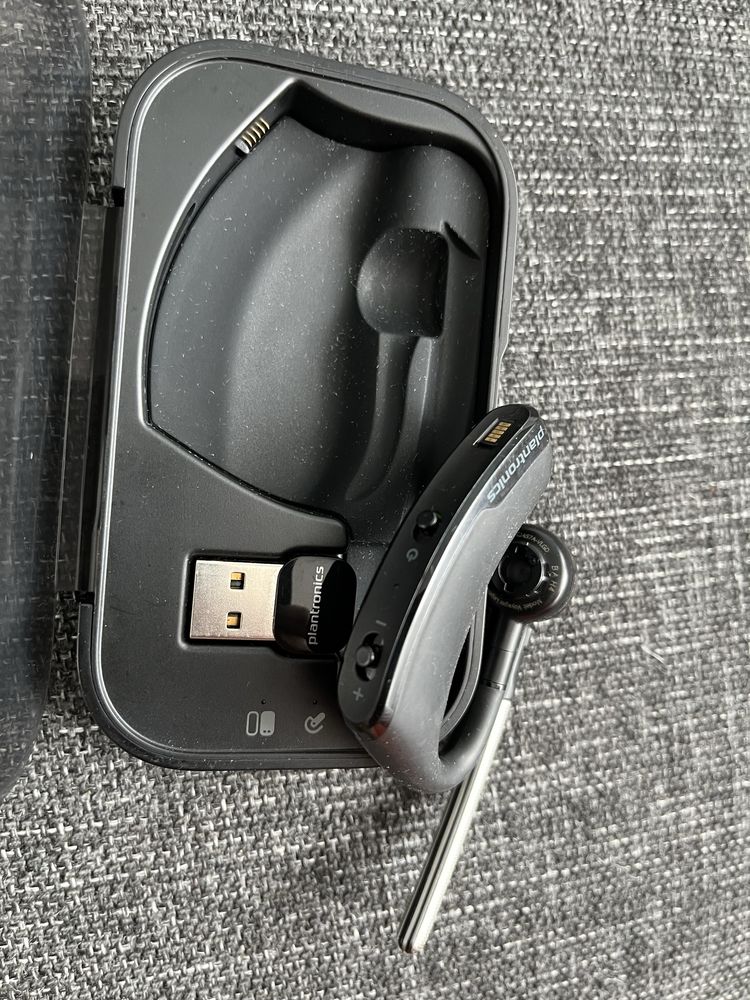 Bluetooth слушалка Plantronics, Voyager Legend, С преносимо зарядно