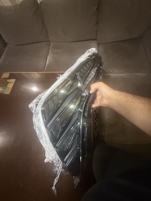 Hundai tuson fara shofir taraf chap yangi xolatda 380$ 3 padissa