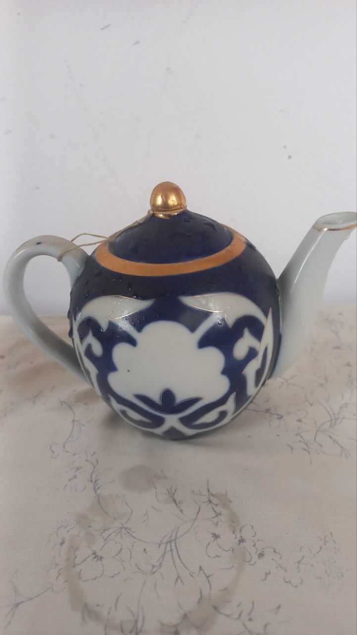 Чайник с рисунком хлопка, темно-синий