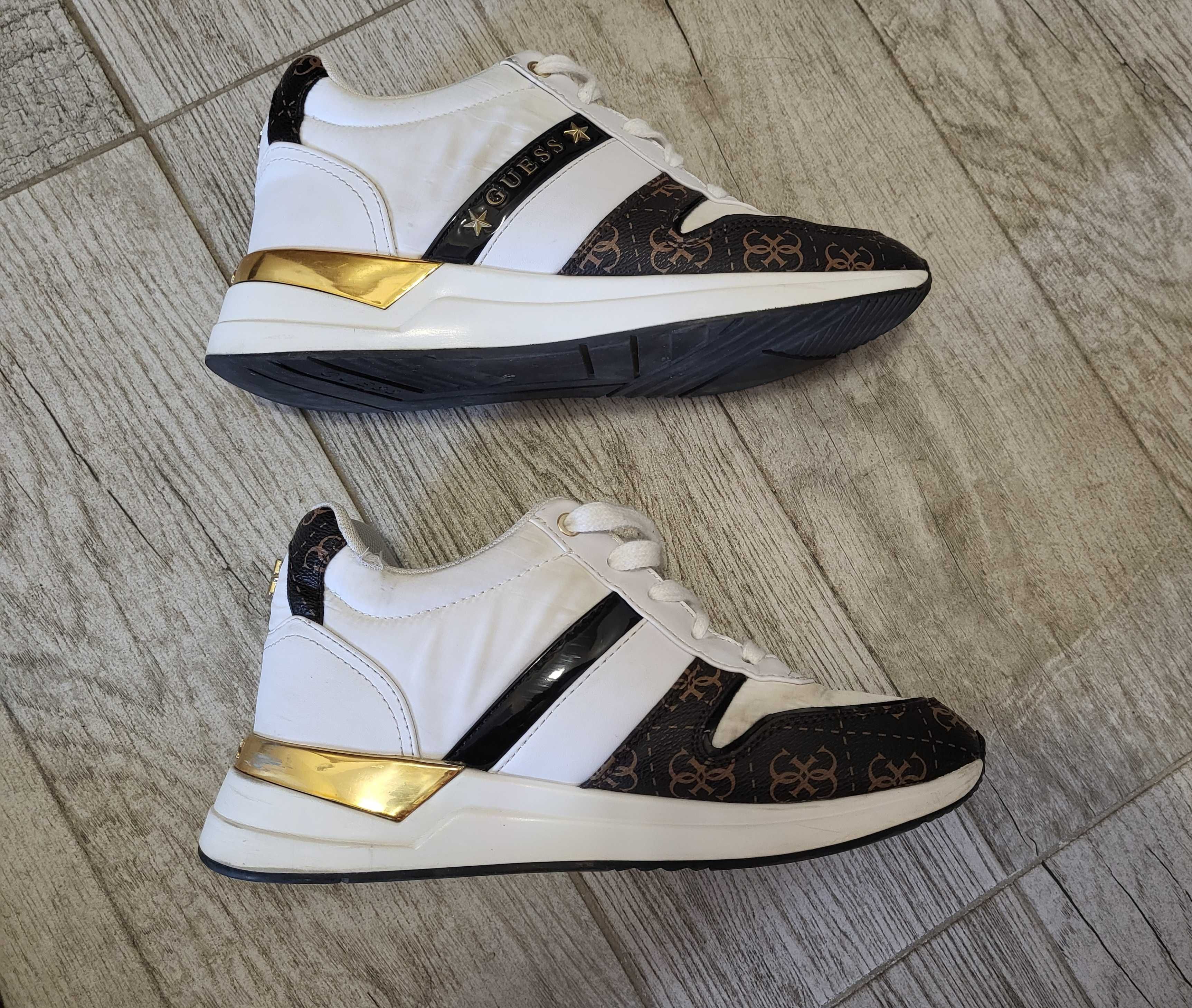 GUESS Сникърси/ спортни обувки