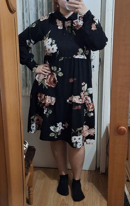 Rochie cu glugă model floral