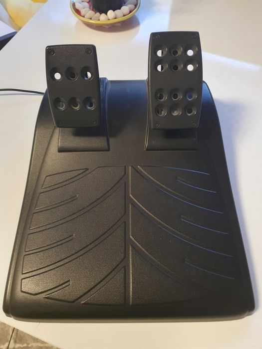 Волан с педали Logitech Driving Force GT