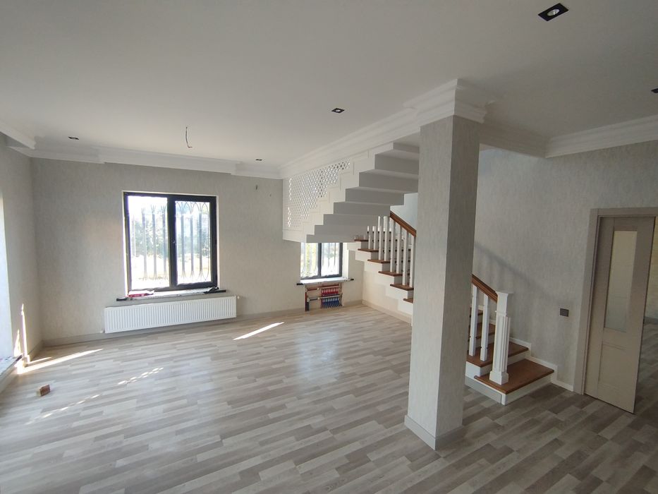 Янги курилган уй сотилади 2сотих 7хона Зангиотада