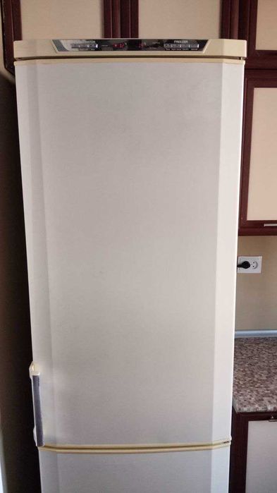 Холодильник ROISON