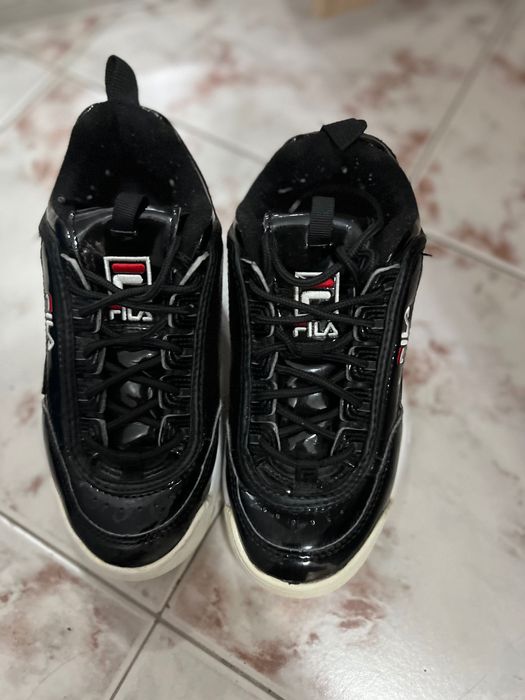 Дамски спортни обувки FILA