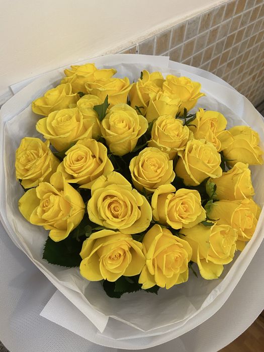 25 шт розы в желтом цвете
