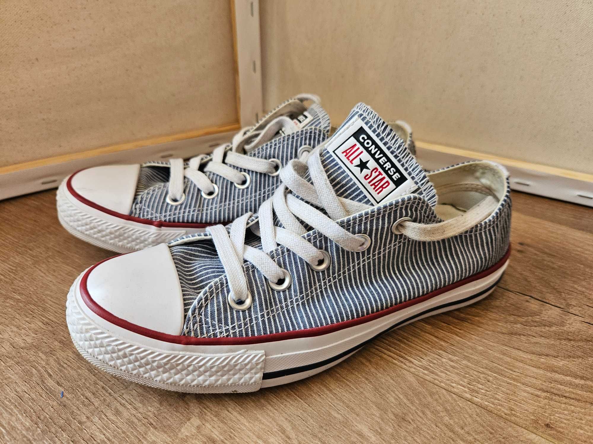 Обувки на марка Convers. Размер- 36.5.
