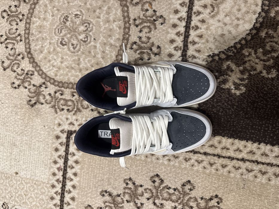 Продаются кроссовки nike travis scott размер 38 АБСОЛЮТНО НОВЫЕ!!