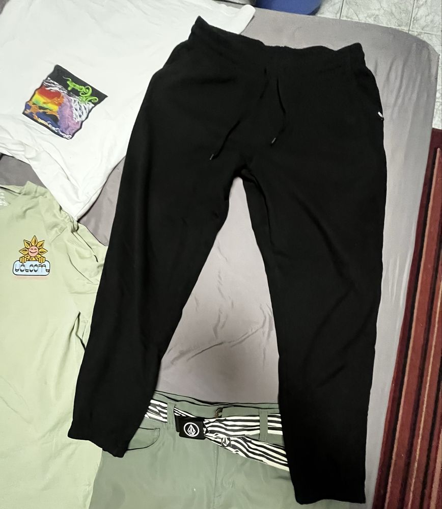 Тениска volcom , потиник и долнище VANS