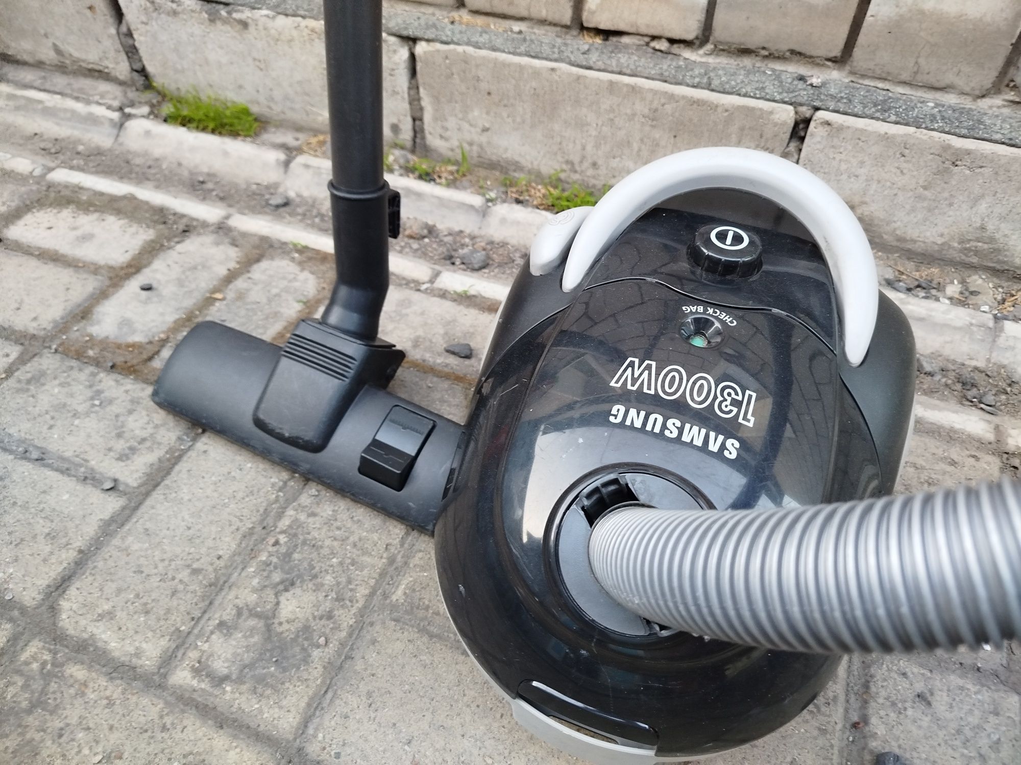 Продам пылесос..