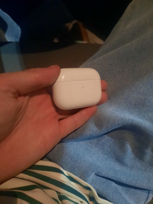 Airpods pro original срочно (оригинал)