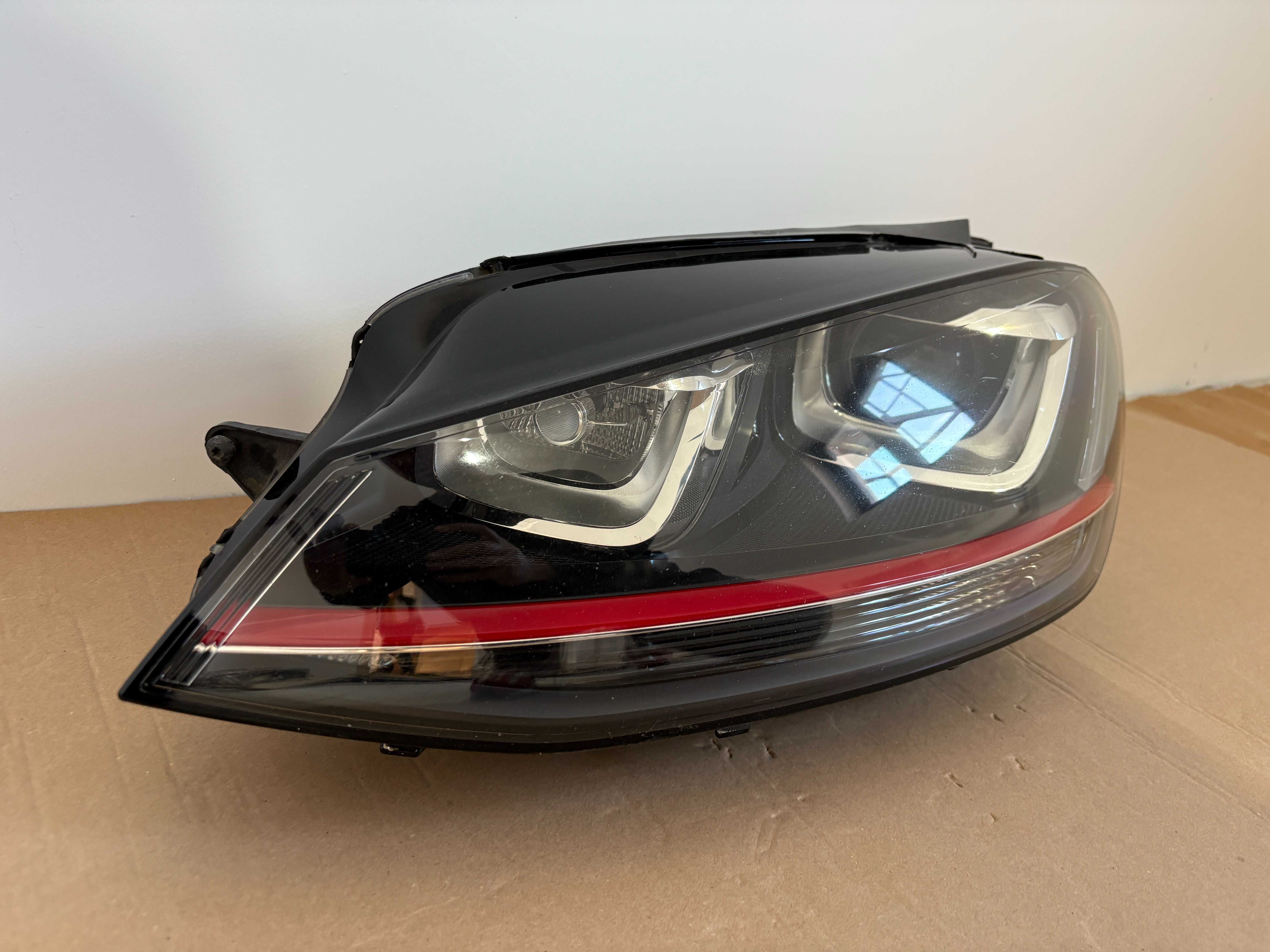 Far stanga bixenon Vw Golf 7 GTI dupa 2013 original cod 5G1941031A