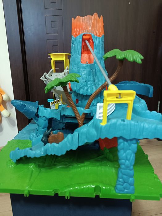 Matchbox Вулкан писта за коли