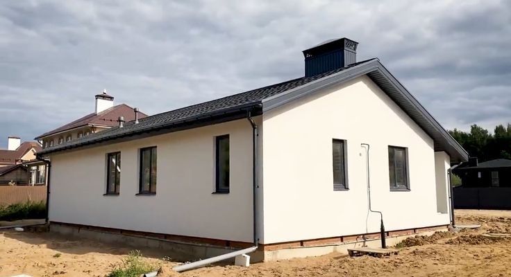 Vand case pe structura metalica