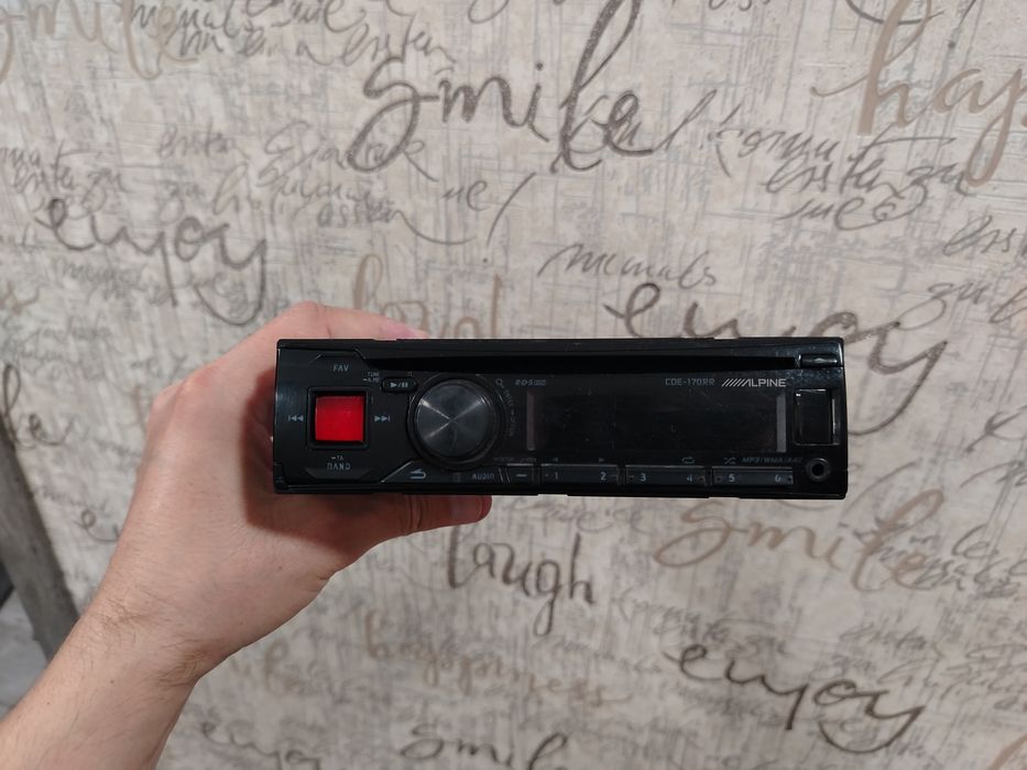 Продам магнитолу ALPINE
