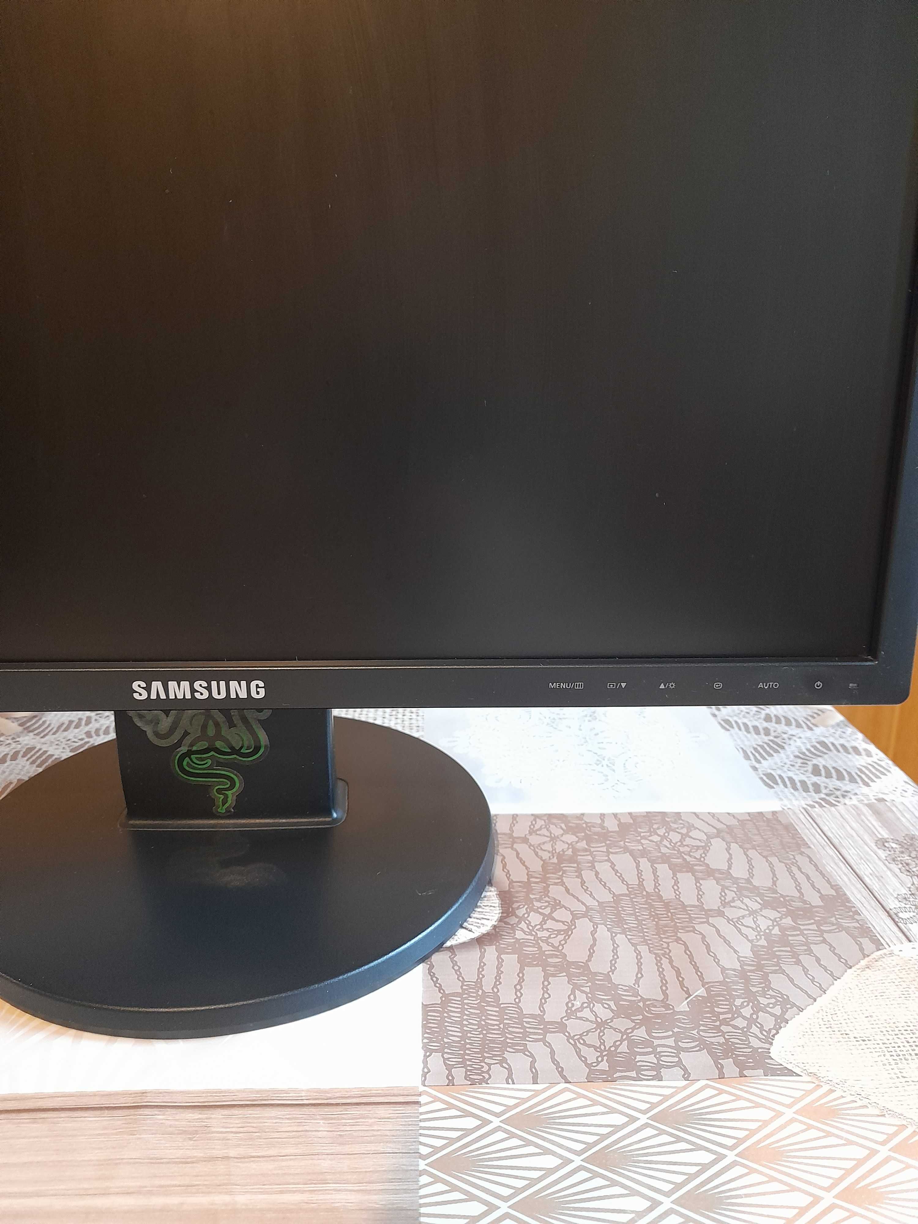 Монитор--SAMSUNG SyncMaster 2243nw