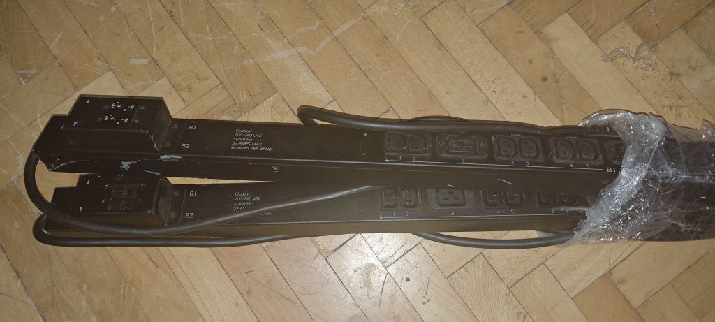 Разклонители за сървърен шкаф APC AP7553