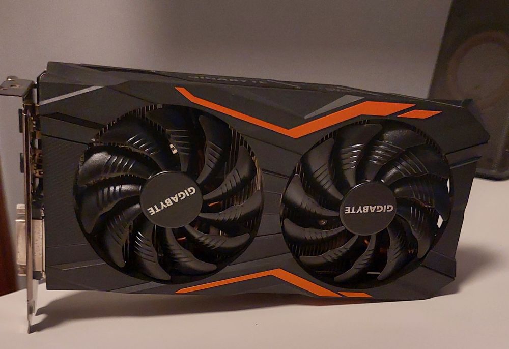 Placa video GTX 1050 2 GB