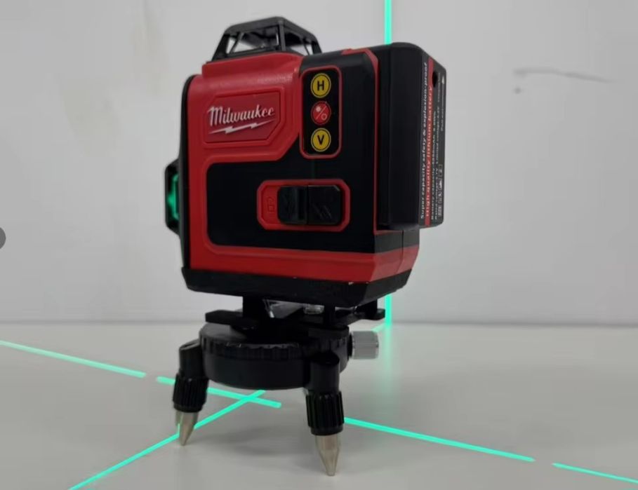 Laser Milwauakee ,16 linii, cu afișaj digital, telecomanda și trepied
