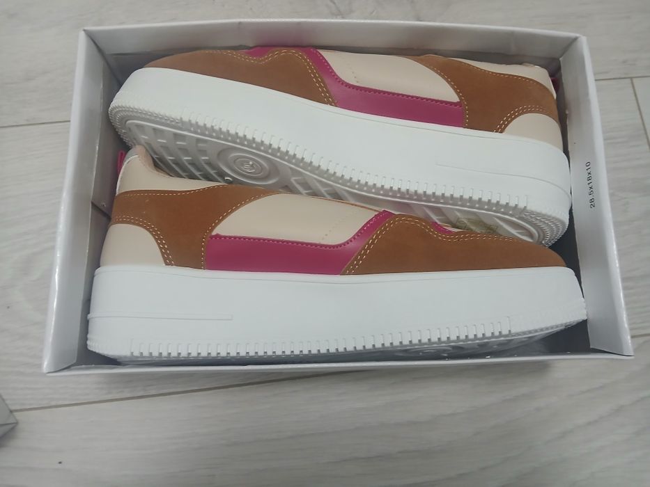 Adidași sport marimea 37