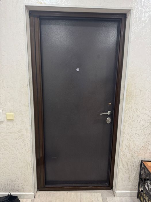 Входная дверь в хорошом состоянии
