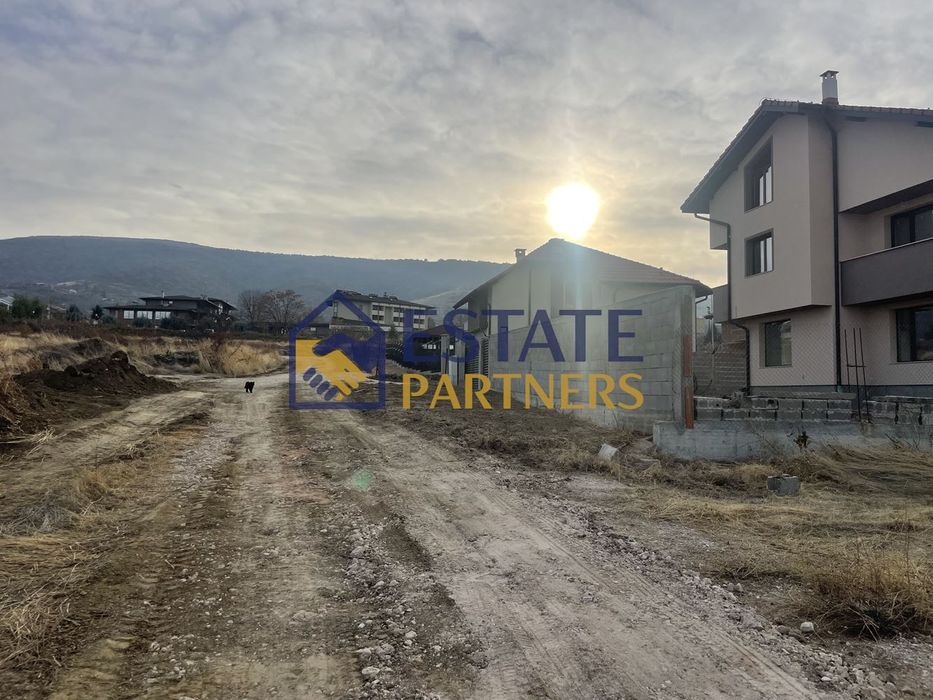 Парцел в Пловдив, област-с.Брестник площ 646 цена 56000