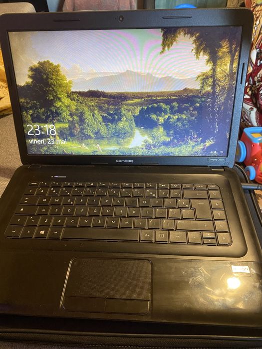 Vand Laptop ,nu fac Schimb cu nimic ,merge bine si functioneaza