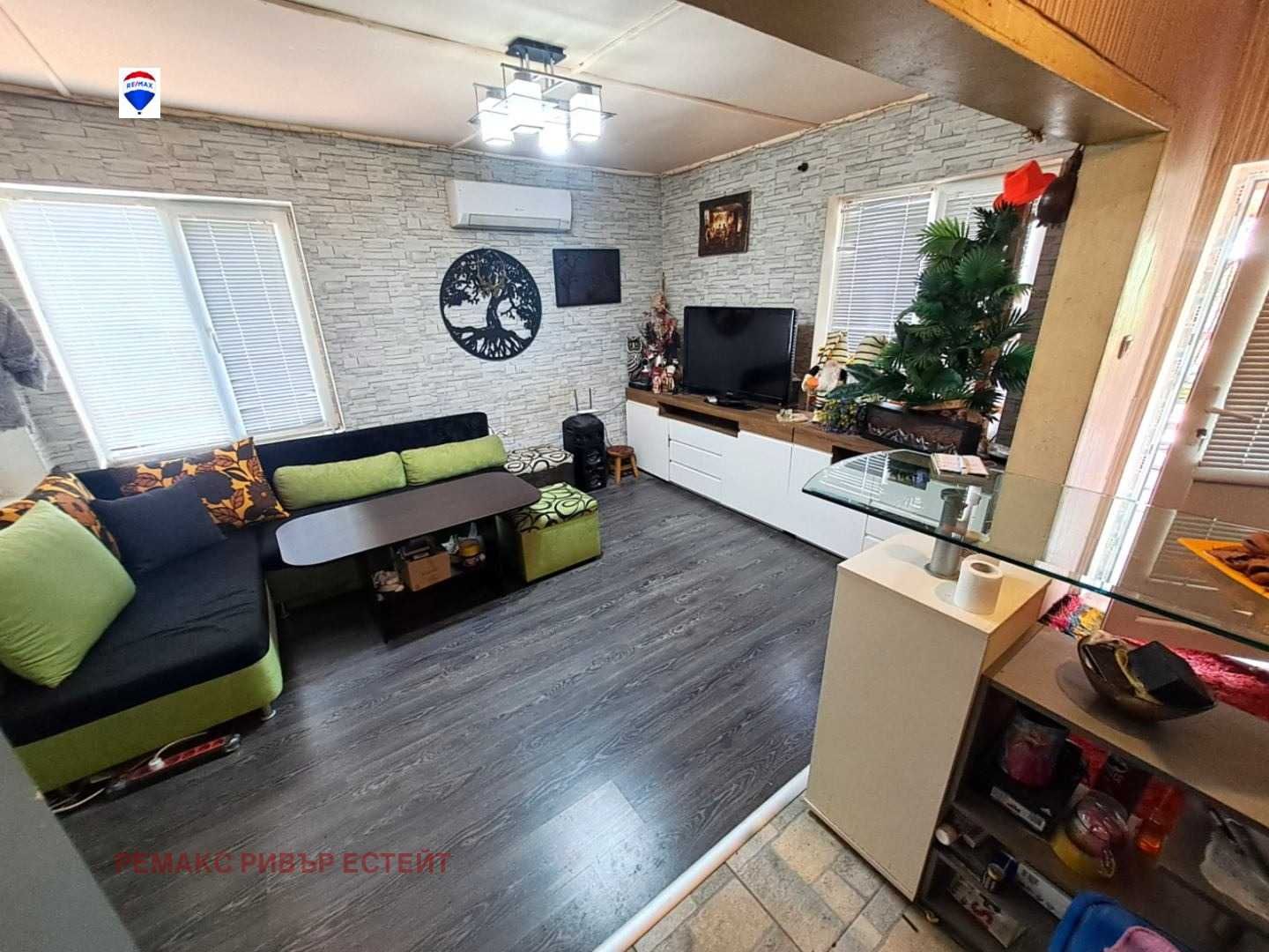 Селска къща за продажба в с. Бръшлен, обл. Русе