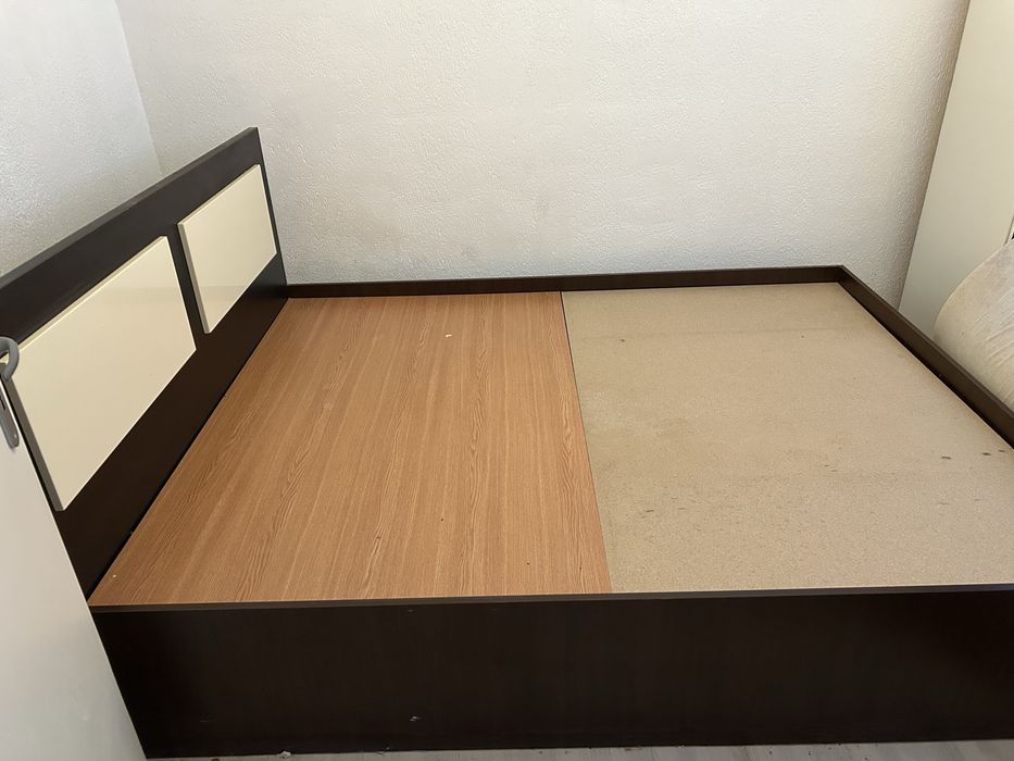 Pat matrimonial cu saltea160x200