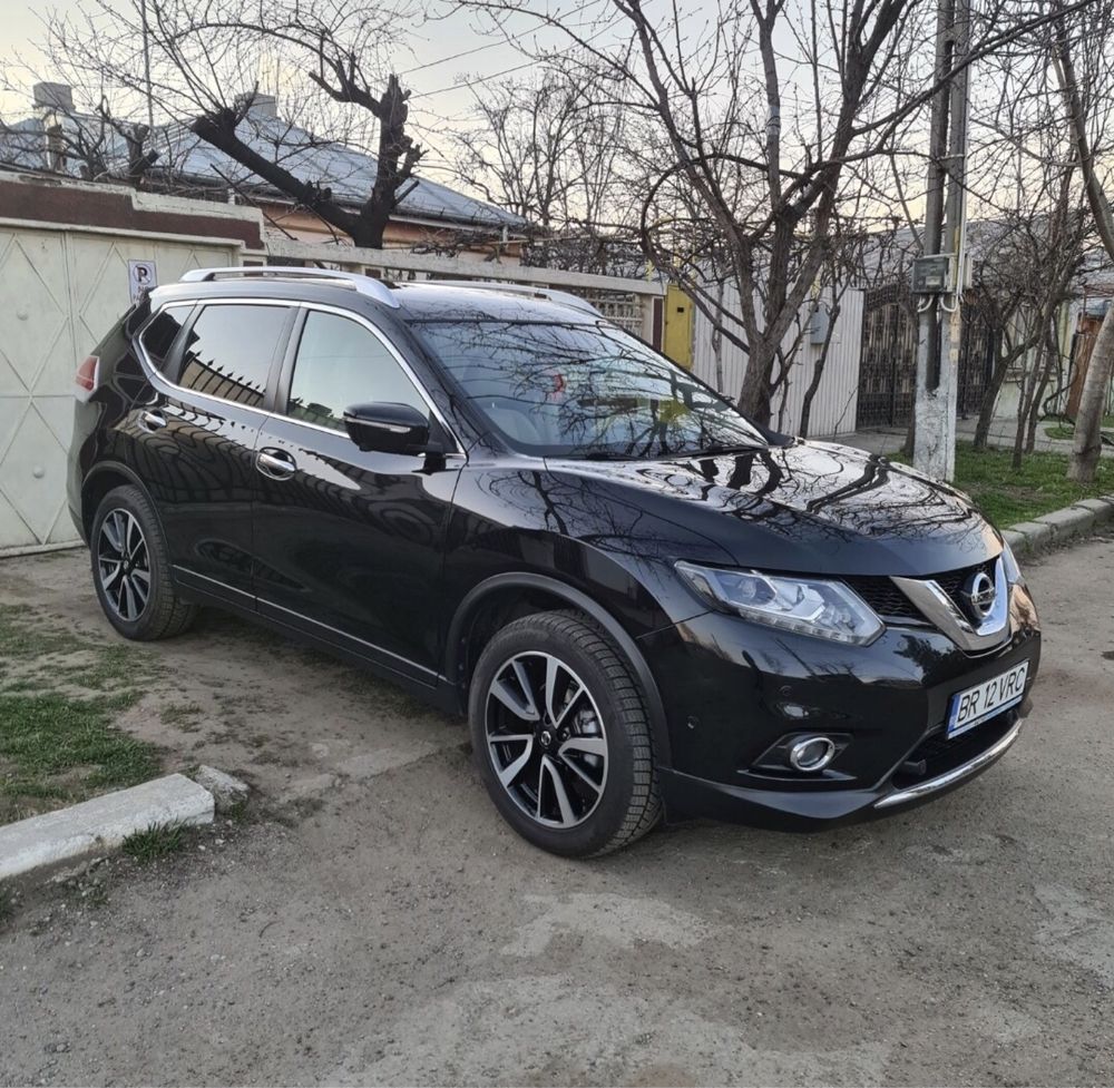 Nissan X-Trail Tekna 1,6 D 4*4 , 121000 km , 360* , negru cu piele bej
