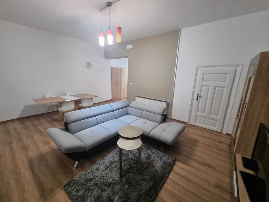 Proprietar de închiriat apartament centru 3 camere
