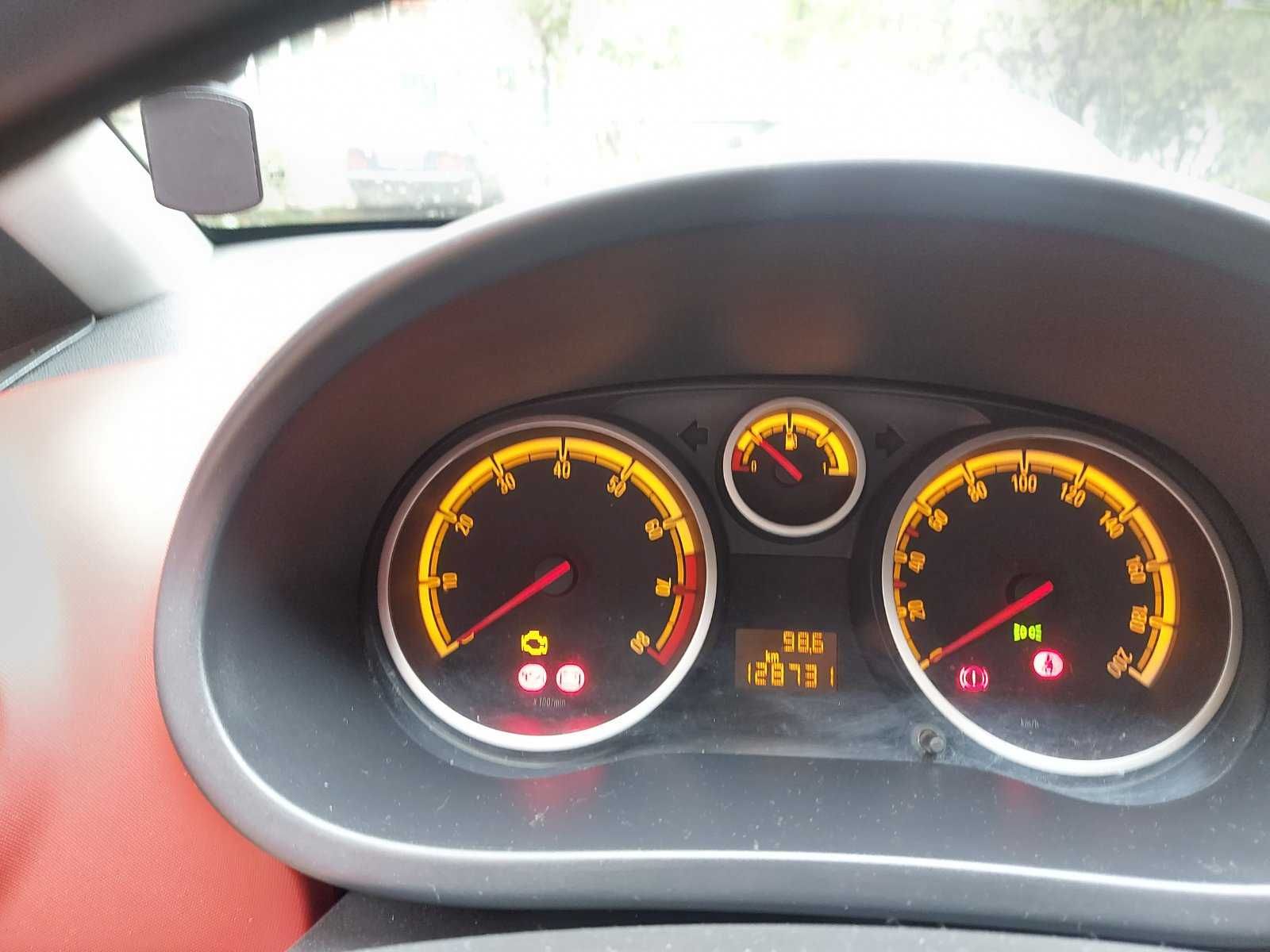 Opel Corsa в перфектно състояние, реални 136000 км.