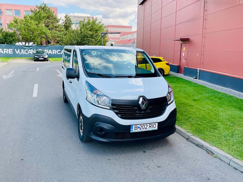 Renault Trafic 8+1 lung TVA inclus si deductibil
