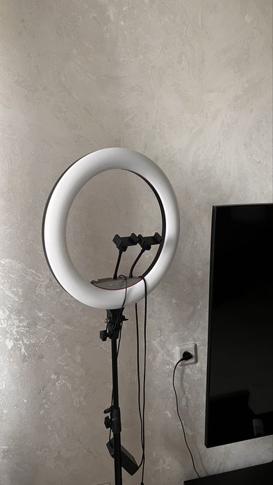 Лампа кольцевая большая