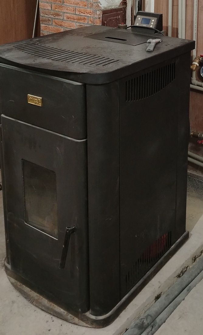 Пелетна камина golden fire 24 kw