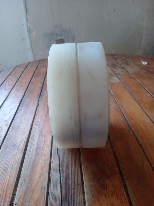 Продавам зъбни колела за валираща асфалтова машина