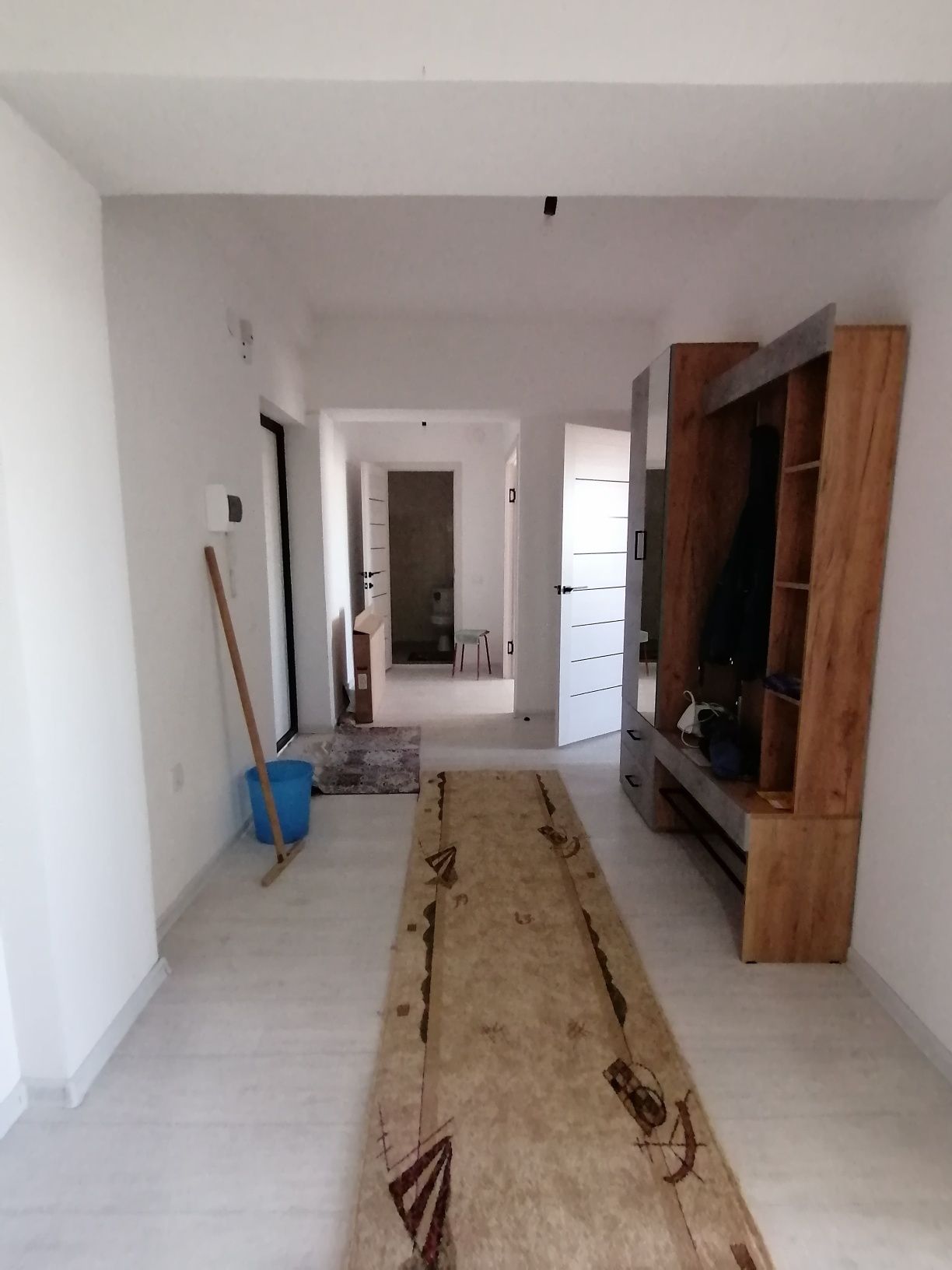 Сдаётся 2 х ком квартира в 15 м мкр .