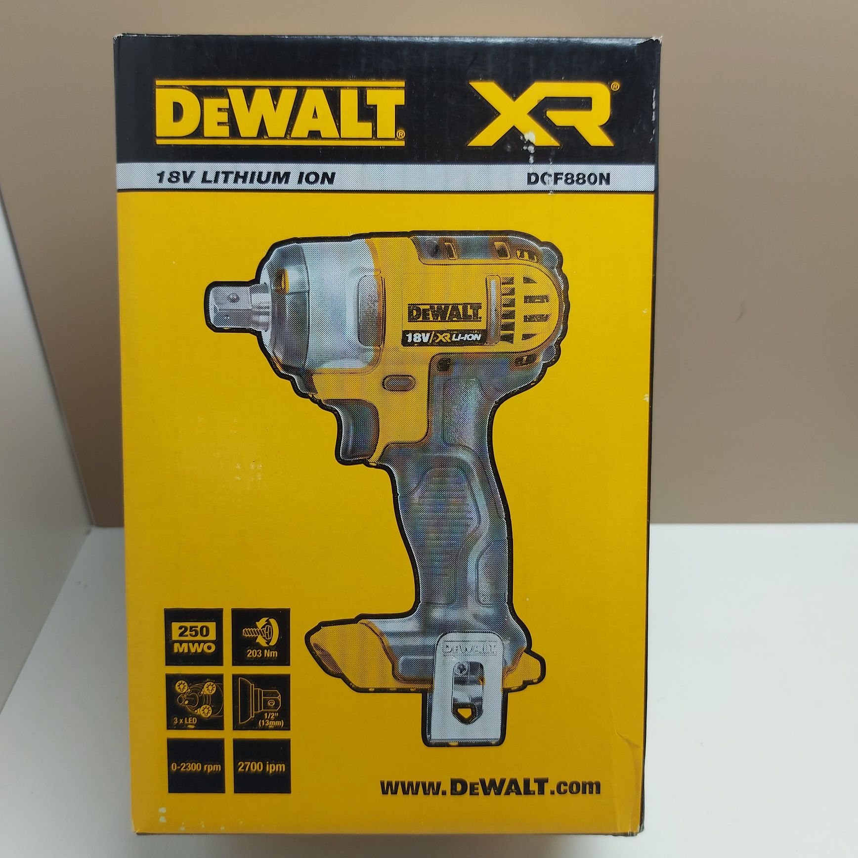 Нов гайковерт Dewalt DCF880N