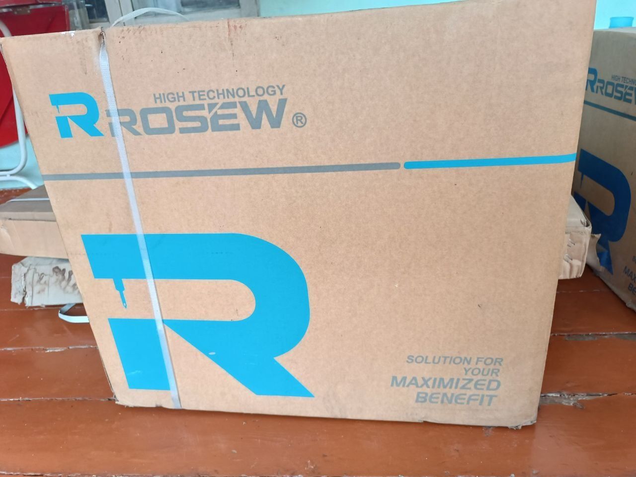 Rosew tikuv +overlok moshinasi sotiladi