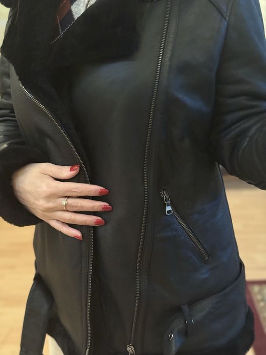 Дубленка почти новая.размер М. Носила только два дня размер не тот