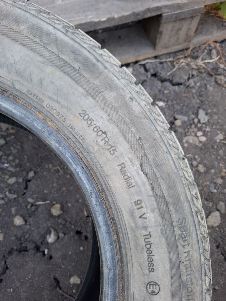 Vand 2 anvelope 205 60 15 continental de vara ca noi au fost rezerve