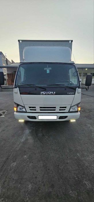 ISUZU yaxshi xolatda sotiladi