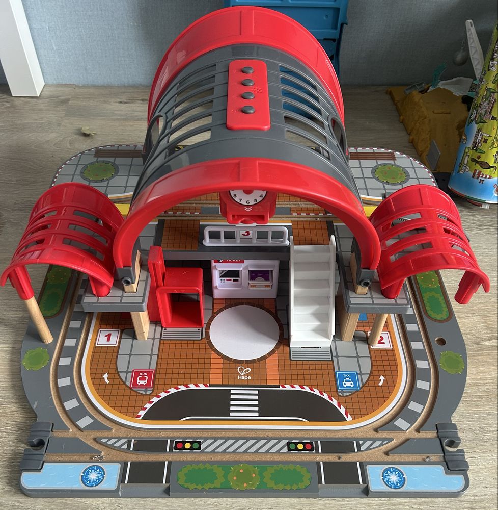 Hape  - дървена гара